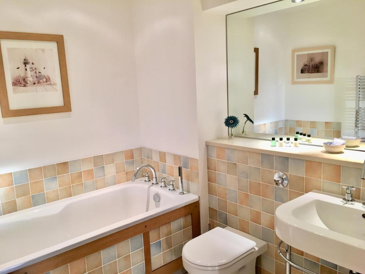 אינברנס 301 Riverview Apartment מראה חיצוני תמונה